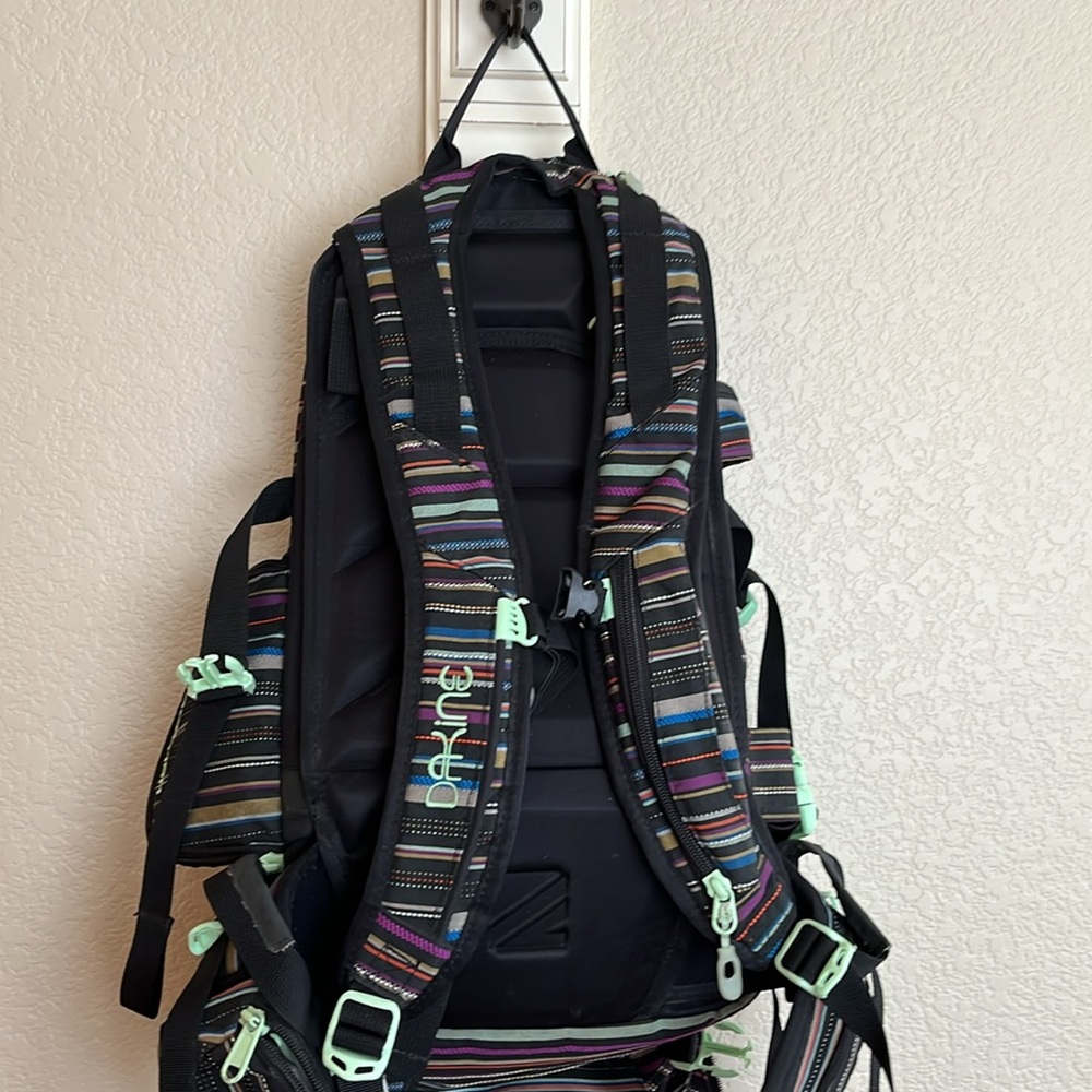 DAKINE WOMENS HELI PRO DLX 18L - Picture 9 of 12